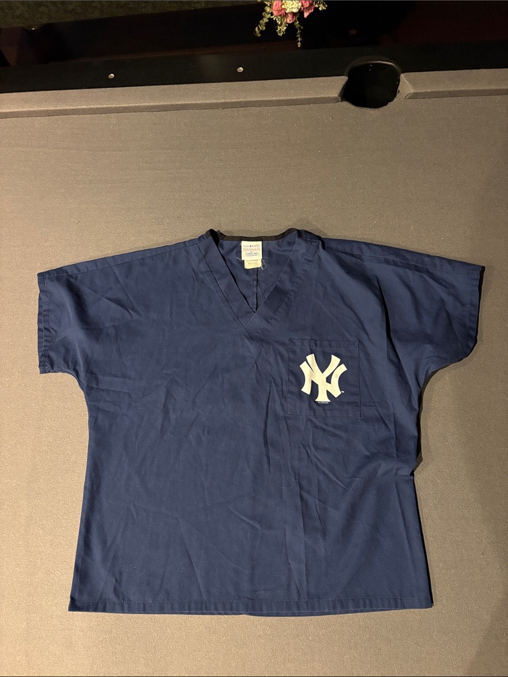 Vintage 2006 Cherokee MLB NY Yankee Navy Blue V-Neck Scrub Top Unisex S